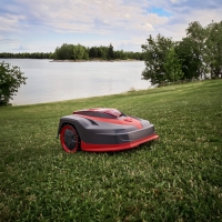 127698-robotic-lawnmower-robolinho-2323-w-webshop-mood.jpg