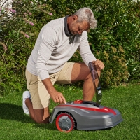 127695-robotic-lawnmower-robolinho-520-w-webshop-mood-2.jpg