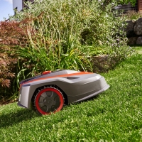 127695-robotic-lawnmower-robolinho-520-w-webshop-mood.jpg
