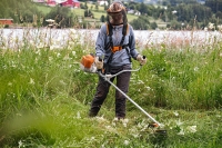 kosa spalinowa stihl fs 240 moc 2,3 km z glowica zylkowa stihl autocut 36-2 uzycie.jpg