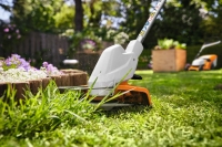 kosa akumulatorowa stihl fsa 30 moc 130 w z glowica z nozykami stihl polycut 3-2 bez akumulatora i ladowarki koszenie.jpg