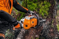 pilarka lancuchowa spalinowa stihl ms 500i 6,8 km 38 cala 63 cm praca.jpg