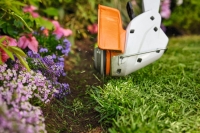 kosa akumulatorowa stihl fsa 30 moc 130 w z glowica z nozykami stihl polycut 3-2 z akumulatorem as 2 i ladowarka al 1 koszenie krawedziowe.jpg