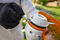 kosa akumulatorowa stihl fsa 30 moc 130 w z glowica z nozykami stihl polycut 3-2 z akumulatorem as 2 i ladowarka al 1i wymiana nozy.jpg