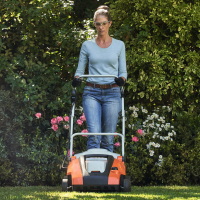 Wertykulator aerator akumulatorowy STIHL RLA 240 BODY-praca w ogordzie