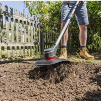 glebogryzarka akumulatorowa alko tl 1820 18v comfort, szerokosc robocza 20 cm zestaw z akumulatorem alko b50 2,5ah i ladowarka alko c50 4 ah praca w ogrodzie.jpg