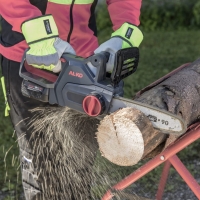 pilarka akumulatorowa lancuchowa alko cs1825 18v comfort z prowadnica 25cm i lancuchem 90PX040X z akumulatorem b50 2,5ah i ladowarka c50 3,0a uzycie ciecie drewna.jpg