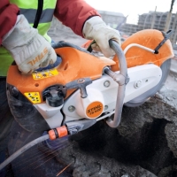 stihl ts 420 przecinarka pilarka o mocy 4,4 km z tarcza diamentowa 350 mm ciecie betonu.jpg