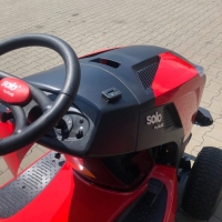 uniwersalny licznik motogodzin do traktorka kosiarki glebogryzarki agregatu zainstalowany na traktorku solo by alko.jpg
