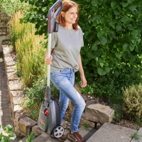 alko 22.4 li comfort kosiarka akumulatorowa reczna mulczujaca, szerokosc koszenia 22cm, w zestawie z akumulatorem b50 2,5ah i ladowarka c50 3,0a przenoszenie kosiarki.jpg