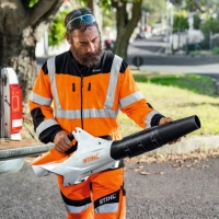 stihl bga 86 dmuchawa akumulatorowa reczna prędkość powietrza 69 ms, przepływ powietrza 780 m3h regulacja rury dmuchawy.jpg