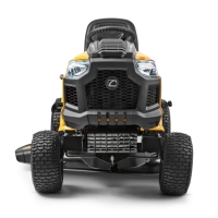 cub cadet lt1 ns92 traktor ogrodowy koszacy z wyrzutem bocznym widok od przodu.jpg