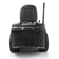 cub cadet lt1 ns92 traktor ogrodowy koszacy z koszem 240 l widok na tyl.jpg