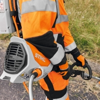 stihl kma 130r kombimotor akumulatorowy, jednostka napedowa, bez akumulatora i ladowarki uzycie praca z kombinarzedziem rg-km.jpg