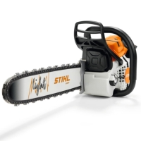 stihl pilarka zabawka, zabawkowa pila lancuchowa dla dzieci, zabawka pilark z ruchomym lancuchem i glosnikiem widok z przodu.jpg