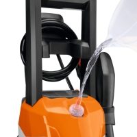 stihl myjka zabawka, zabawkowa myjka wysokocisnieniowa dla dzieci, zabawka myjka z natryskiem wody dolewanie wody do zbiornika.jpg