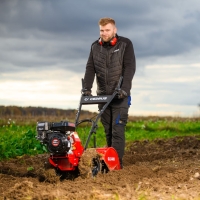 cedrus glx 480 f glebogryzarka spalinowa z napedem, szerokosc robocza 48 cm praca uzycie wiosna.jpg