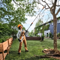 Lekka i wytrzymała konstrukcja STIHL HTA 30 sprawdzi się w każdym ogrodzie.jpg