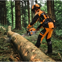 lekka i mocna konstrukcja pilarki ms 300 stihl.jpg