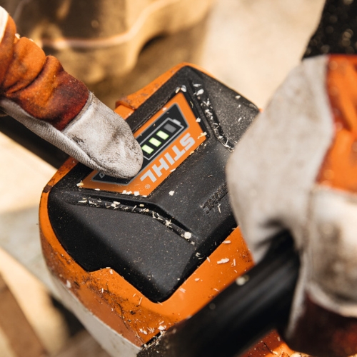 STIHL AK 30 S wskaźnik LED poziomu naładowania akumulatora w akumulatorach systemu STIHL AK