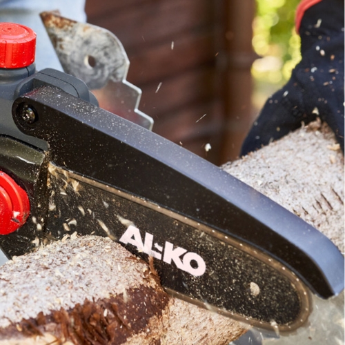 alko csm 1815  w zestawie z akumulatorem b50 2,5ah i ladowarka c50 3,0a ruchoma oslona narzedzia tnacego w pilarkach akumulatorowych jednorecznych alko