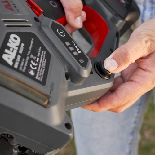 alko csm 1815  w zestawie z akumulatorem b50 2,5ah i ladowarka c50 3,0a system smarowania smart dynamic lubrication w pilarkach do galezi alko